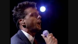 Luis Miguel  Más allá de todo  Live [upl. by Gnaht339]