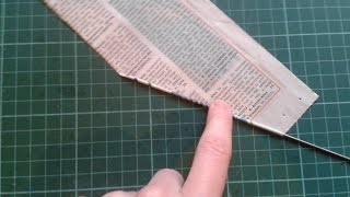 Tutorial Zeitungspapier Röllchen  newspaper tubes for weaving [upl. by Eckel987]