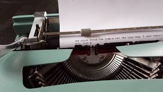 Olivetti Lettera 32  1966 [upl. by Bibeau]