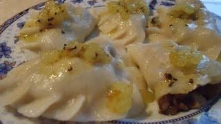 Pierogi ze świeżymi grzybami super przepis [upl. by Darren616]