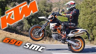 KTM 690 SMC R 2018 Prueba a fondo [upl. by Naux]